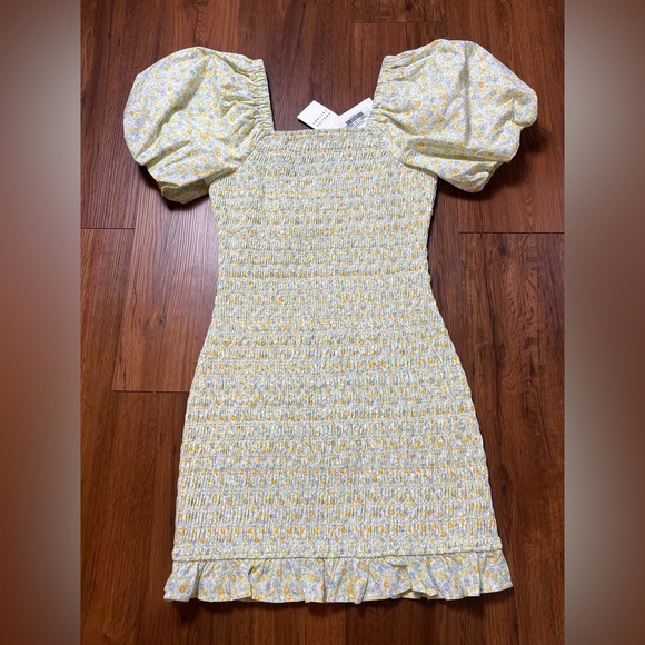 English Factory Yellow Floral Smocked Puff Sleeve Mini Dress Women’s S NWT - Picture 4 of 9